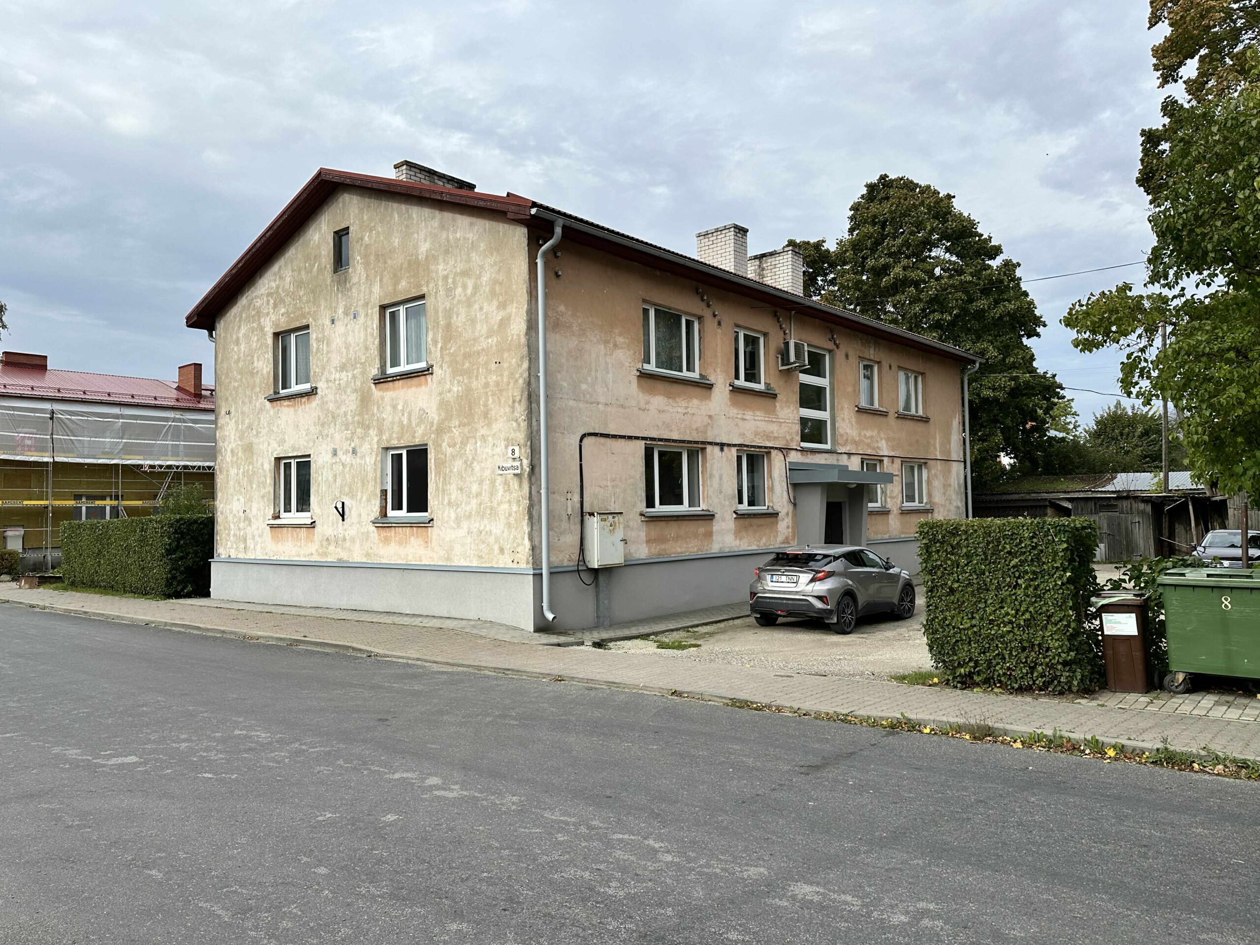 eae18d7b-c7b2-48e2-8d13-c7a4285c5b2e